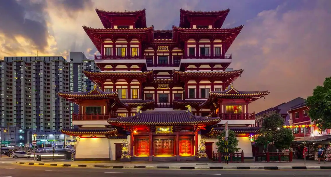 Buddha Tooth Relic Temple: Kuil Ikonik dan Makna Relik Suci Buddha